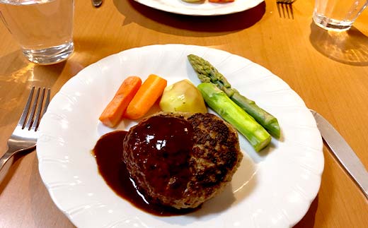 【放牧豚】挽き肉 300g×2 計600g 肉 豚肉 ひきにく ウデモモ ひき肉 北海道 冷凍 豚 ジビエ ブタ 地産地消 ヘルシー 小分け ギフト 真空 おかず F4F-5476