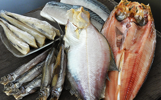 釧路の味 お魚セット（からまつ） 海鮮干物5種セットほっけ かれい こまい さば ししゃも 海鮮セット 海鮮 魚 干物 ギフト F4F-3047
