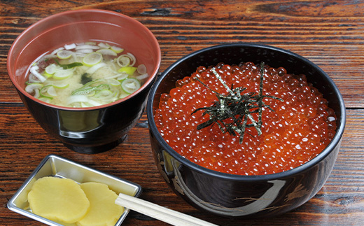 釧路発祥 【炉端焼き】 喰処『シャケ番屋』 9000円分 お食事券 旅行 観光 海鮮丼 ろばた焼き いくら丼 北海道 釧路市 F4F-2133