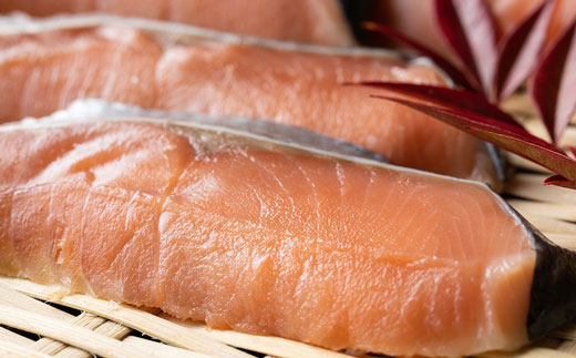 北海道の伝統の味 秋鮭山漬60g4切×2パック ふるさと納税 鮭 F4F-0355
