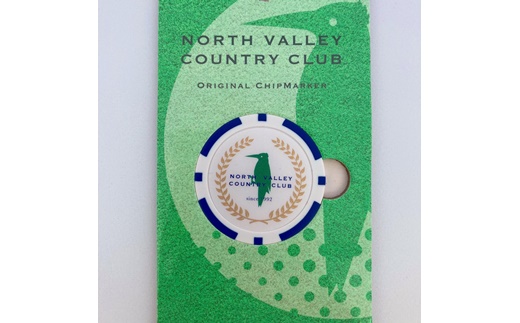 ゴルフプレー・施設利用券と台紙付きオリジナルチップマーカー1枚(青色）のセット【32203】