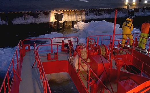 2000-3 オホーツク海の流氷（約１トン）