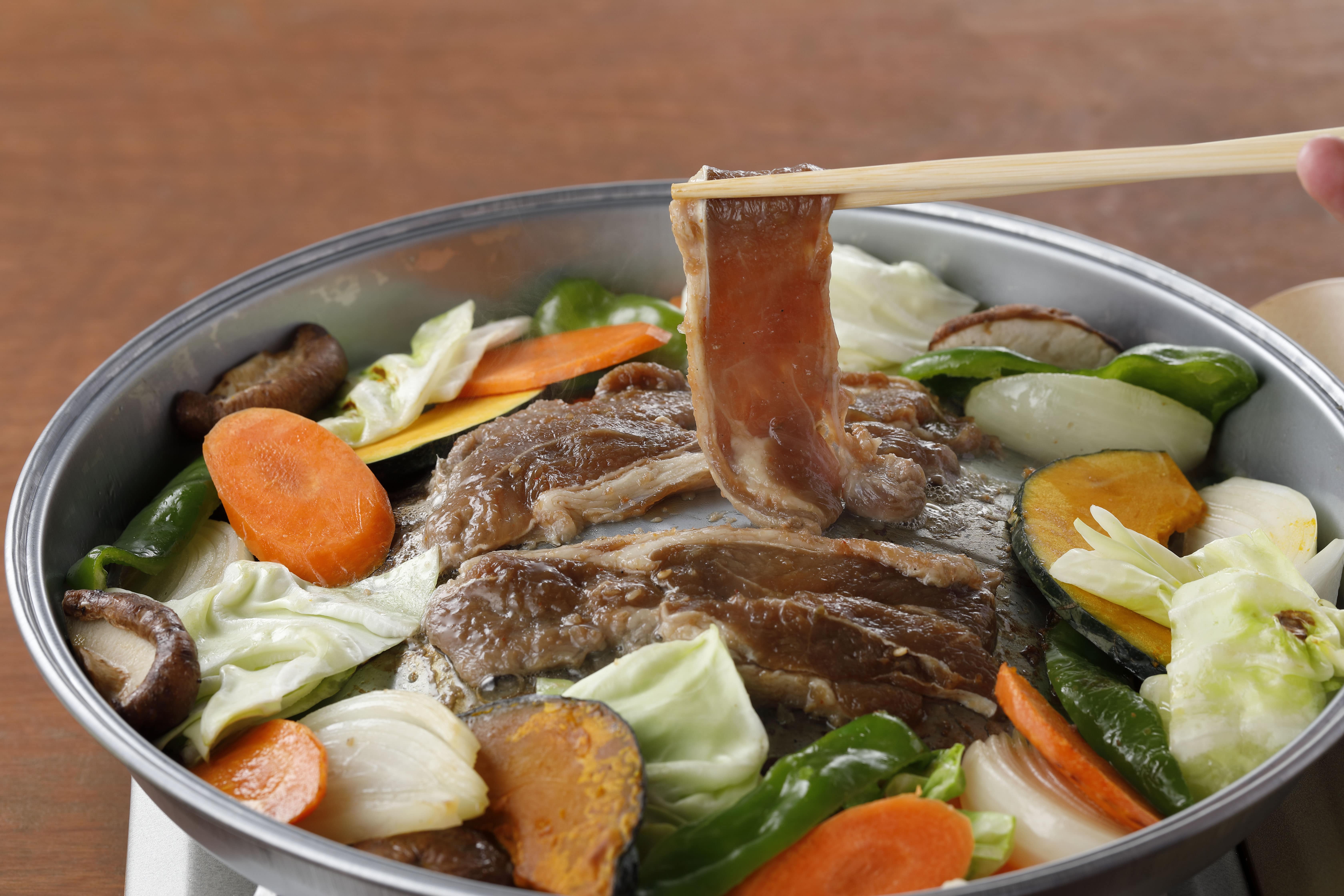 野菜と一緒にお届け！ジンギスカンセット〈4人前程度〉北海道北広島市 ラム肉 羊肉