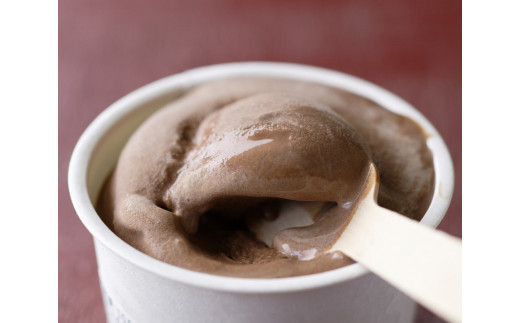ひらかわ牧場のしぼりたて生乳で作ったアイスクリーム【2Lパック・チョコ】