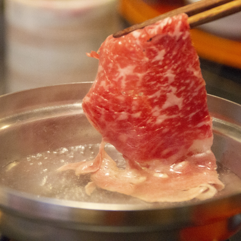 黒毛和牛「別海和牛」モモ肉600g すき焼き・しゃぶしゃぶ用【北海道別海町産】300g×2パックFF0000001（ 肉 牛肉 北海道産肉 北海道産牛肉 道産肉 道産牛肉 肉ギフト 牛肉ギフト 肉セット 牛肉セット 肉お取り寄せ 牛肉お取り寄せ 肉送料無料 牛肉送料無料 ）