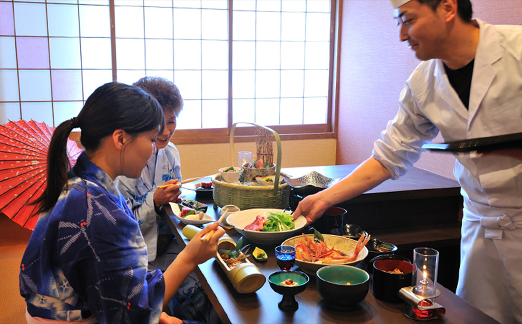 山景の宿　流辿別館　観山聴月　平日1泊2食付ペア宿泊券　【04324-0234】