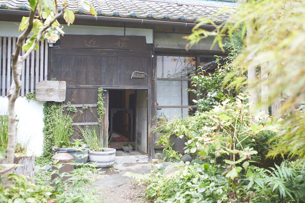 一棟貸しの古民家宿「ちかはぎ空の家」休日ペア宿泊券（金〜日曜・祝前日・祝日泊）[5839-1215]