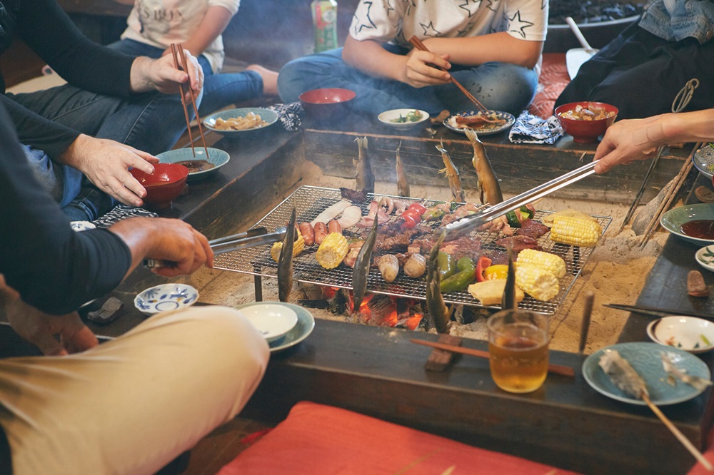 一棟貸しの古民家宿「ちかはぎ空の家」休日ペア宿泊券（金〜日曜・祝前日・祝日泊）[5839-1215]