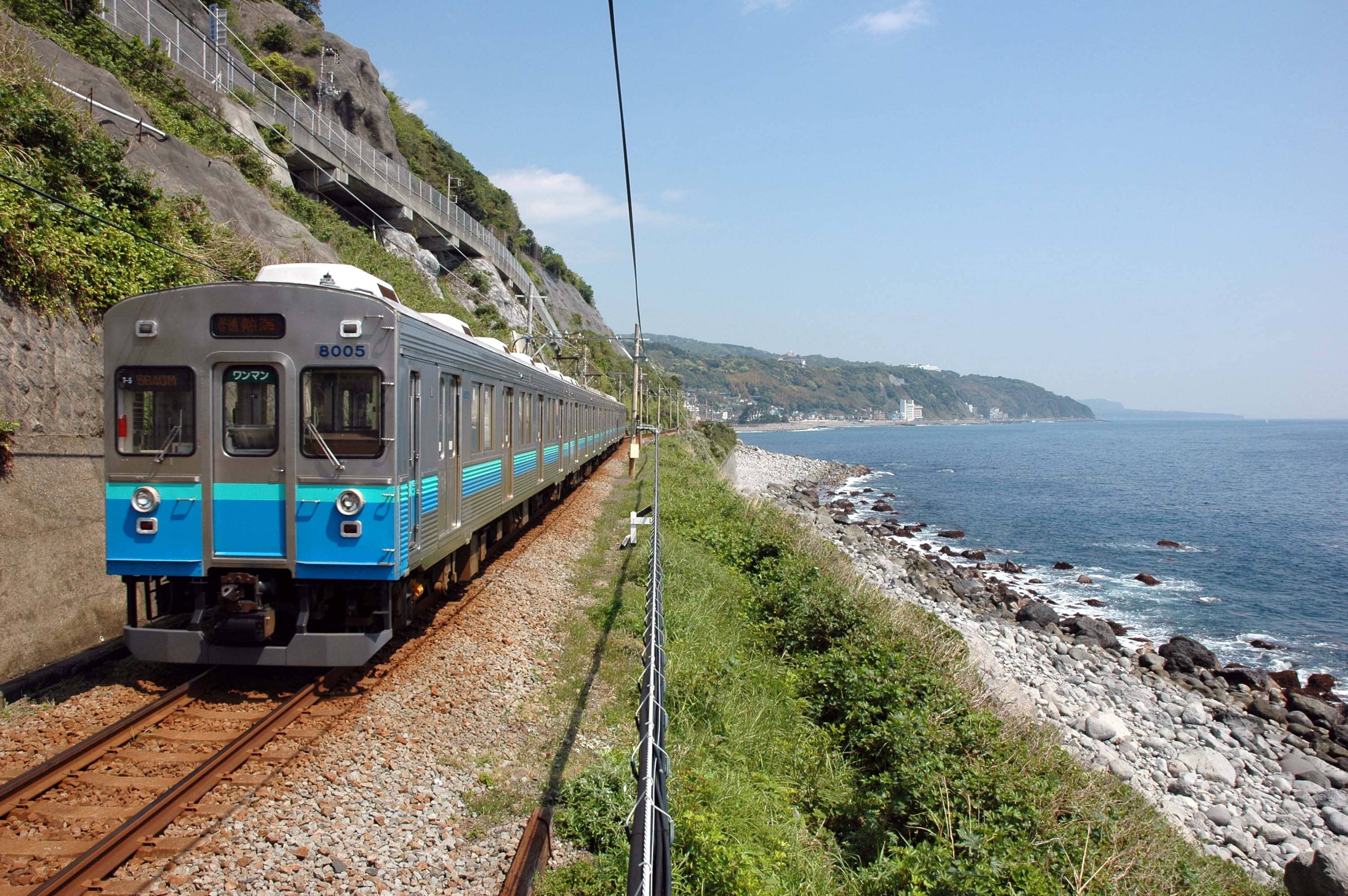 伊豆急8000系貸切列車で行く、なつかしの東急8000系を堪能する旅！