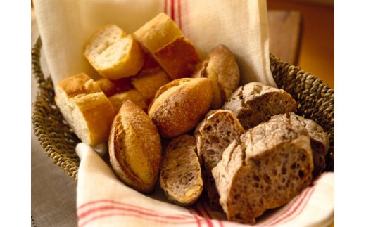 【小麦粉】国内産100％ パン用 小麦粉 強力粉 2.5kg×4袋（計10kg）　H008-126