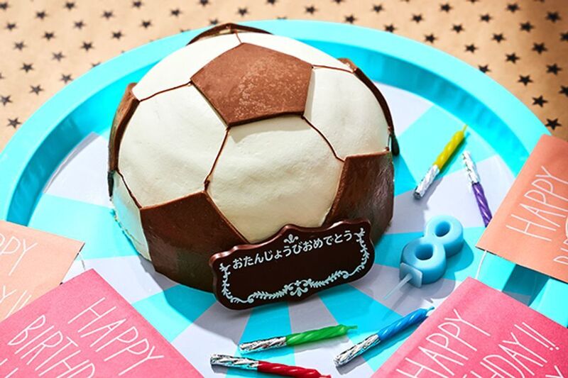 【いちごのバースデーケーキ】サッカーボールケーキ