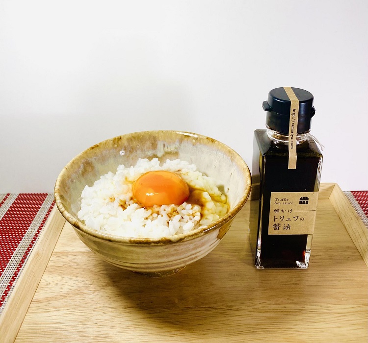 トリュフ醤油と名古屋コーチンの卵のセット　卵20個・トリュフ醤油100ｍｌ1本