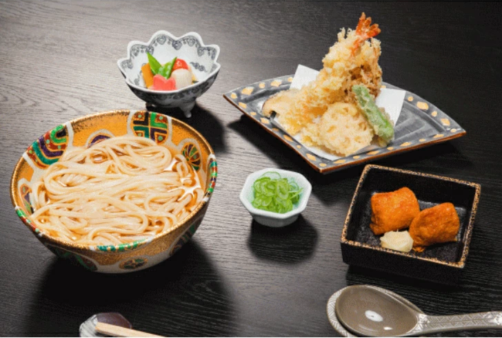 TV番組「マツコ＆有吉 かりそめ天国」紹介店　九鬼太白純生胡麻油使用（太白麺、太白うどん）九鬼太白純正胡麻油セット　贈答用 乾麺 常温保存 無添加 うどん 胡麻油 高級手延べめん お供え 渡辺製麺 高級手延めん