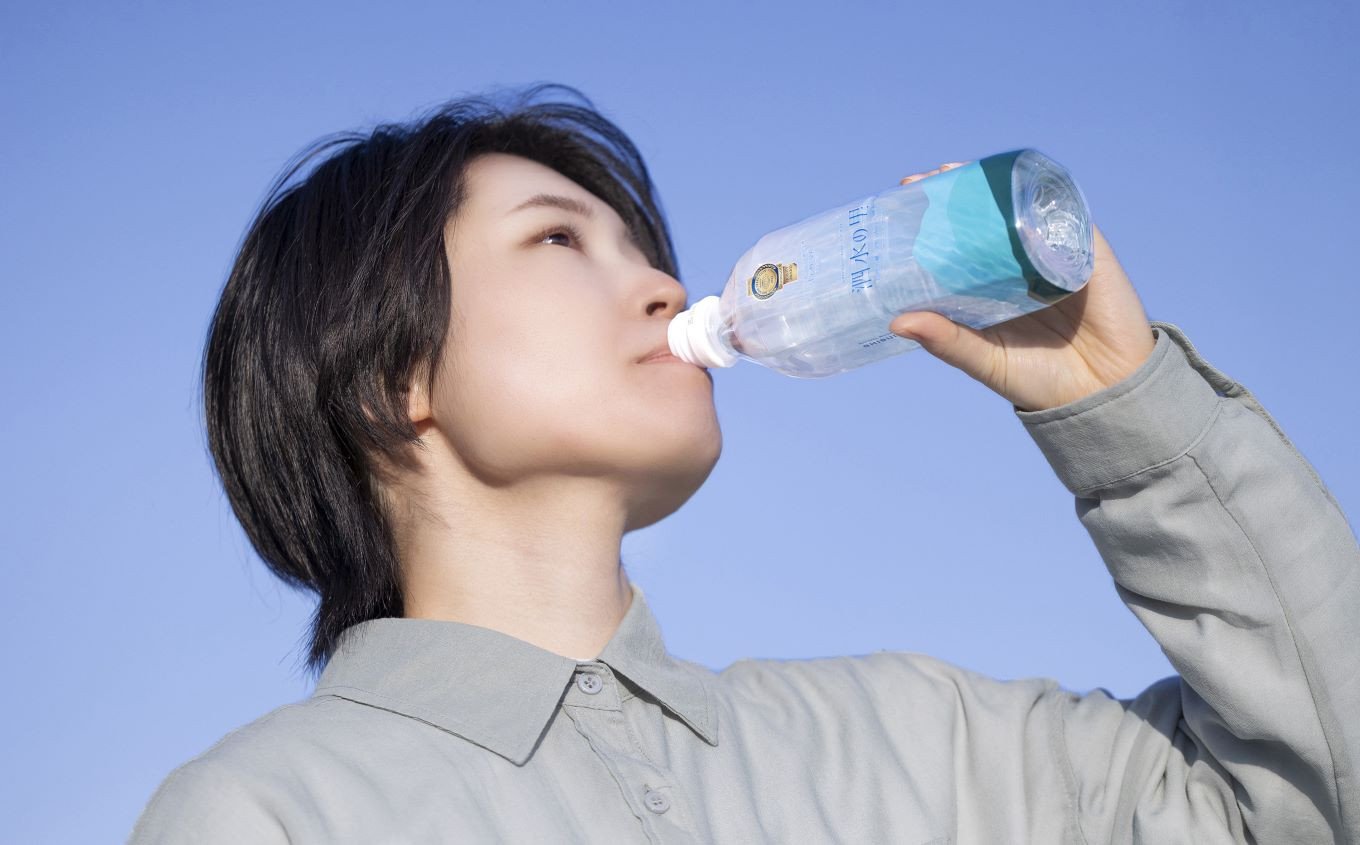 プレミアム天然水　鈴鹿山麓の銘水 泗水（しすい）の里 おいしい水 おいしい 軟水 水割り 24本 1ケース モンドセレクション 最高金賞