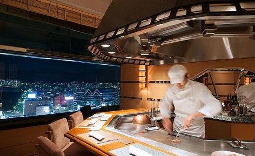 神戸ならではの厳選食材や旬の食材を目の前で豪快に焼き上げる 『鉄板焼　然荘』 レストランディナーペアチケット