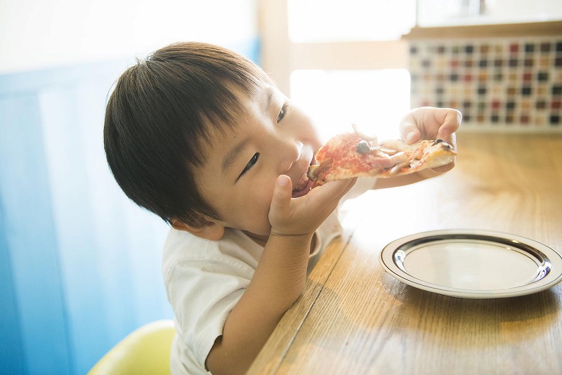 神戸の小さなピザ屋「ピザ・アキラッチの本格手作り冷凍ピザ」贅沢５枚