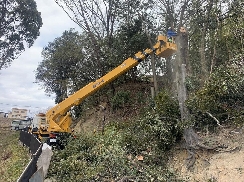 空き家空地の草刈、竹林・雑木林等の伐採、⇒運搬⇒リサイクル（30000円相当）