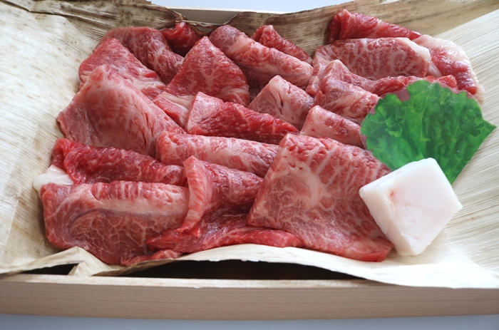 チルド 宇陀里牛 焼肉用 約700g ／ 光福久屋 ふるさと納税 黒毛和牛 ビーフ バラ もも すね　焼肉 バーベキュー キャンプ 父の日 奈良県 宇陀市 お中元 贈答用 贈り物 暑中見舞い お土産 お歳暮 内祝い 美味しい部位 送料無料