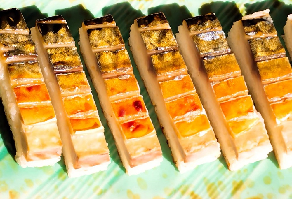 焼きさば寿司（10切れ×２本）１本330g～350g 冷凍 鯖寿司 惣菜 おかず 海鮮 魚介 お寿司【R00830】