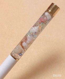 貝殻＆サンゴ入り 海のハーバリウム風ボールペン(黒インク/1.0mm)１本  一本 白 しろ ホワイト お洒落 おしゃれ かわいい 文房具 文具 手作り ハンドメイド  ボールペン 【R01218】