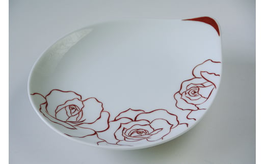【伊万里焼】線描きカサブランカ・バラ変形皿（色・柄選択、どちらか１枚をお届け） H739