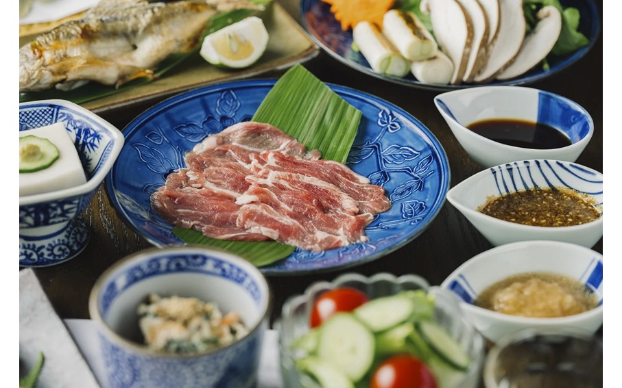 【田の原温泉】流憩園 羊プラン ペア宿泊券 九州 熊本 阿蘇 一泊二食付き 温泉宿 温泉 露天風呂 天然温泉 旅館 旅行 トラベル チケット ペア 宿泊券 旅行券 食事付き 観光 ギフト 贈答用 田の原温泉 南小国町