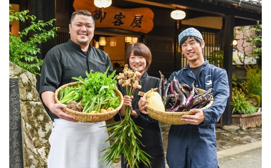 【黒川温泉 御客屋の極み】くまもとあか牛を使用！無添加・肥後の赤カレーセット 200g 5パック 肥後の赤カレー セット 御客屋の極み くまもとあか牛 あか牛 牛 牛肉 レトルト スパイス カレー 黒川温泉 わろく屋 無添加 ご当地 高級 ギフト 贈答用 南小国町 送料無料