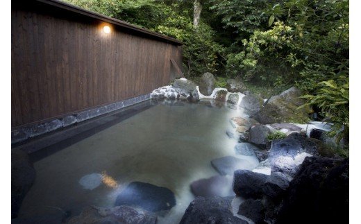 【黒川温泉】旅館 壱の井ペア宿泊券 黒川温泉 九州 熊本 阿蘇 一泊二食付き 温泉宿 温泉 露天風呂 天然温泉 旅館 旅行 トラベル チケット ペア 宿泊券 旅行券 食事付き 観光 ギフト 贈答用 南小国町