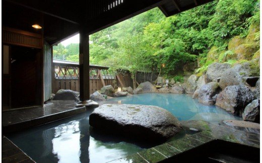 【黒川温泉】やまびこ旅館 ペア宿泊券 黒川温泉 九州 熊本 阿蘇 一泊二食付き 温泉宿 温泉 露天風呂 天然温泉 旅館 旅行 トラベル チケット ペア 宿泊券 旅行券 食事付き 観光 ギフト 贈答用 南小国町